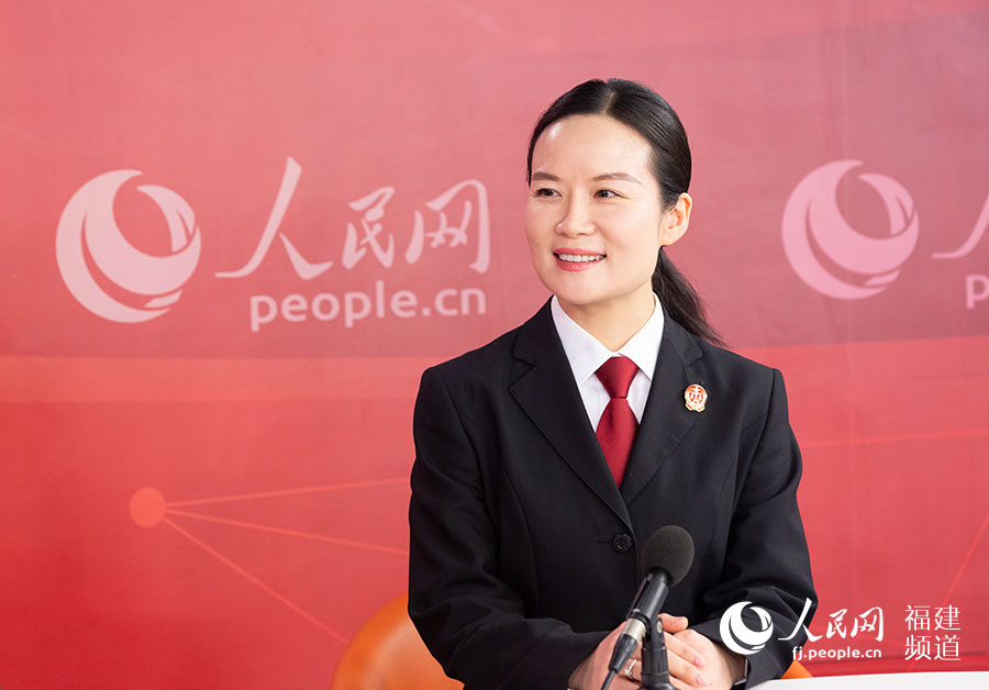 閩侯縣人民法院黨組書記、院長(zhǎng)朱玲接受人民網(wǎng)專訪 焦艷攝
