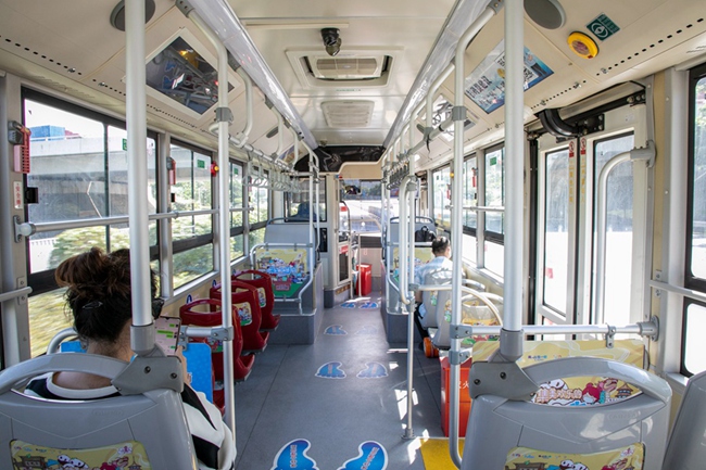 整潔的公交車廂。福建省運(yùn)輸事業(yè)發(fā)展中心供圖