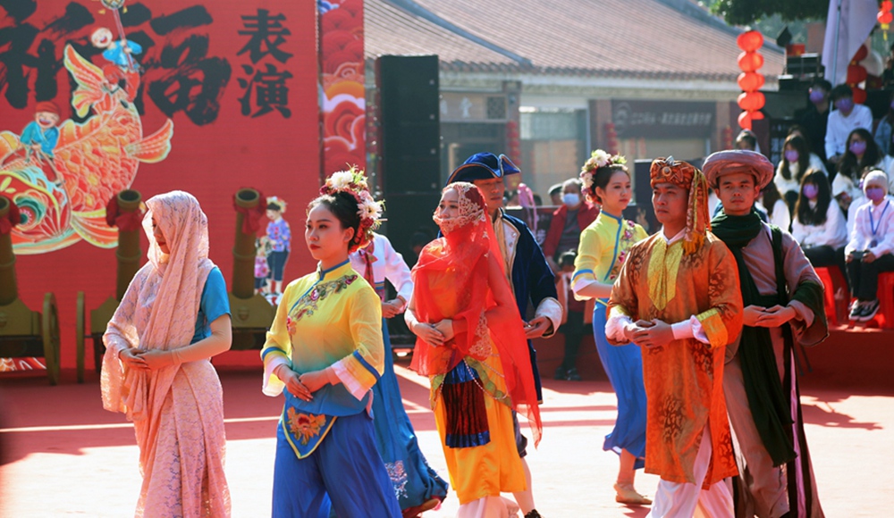 福建泉州：穿越千年再現“祭海祈?！笔⒌?/></a><em></em><p><i class=