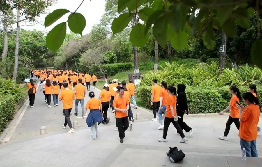 “醫(yī)啟運(yùn)動(dòng)”健步走活動(dòng)現(xiàn)場(chǎng)。晉江市醫(yī)院供圖