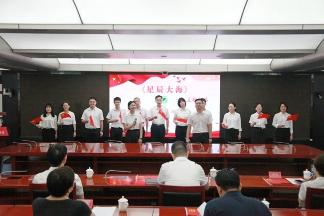 主題合唱《星辰大海》。福建省衛(wèi)健委供圖