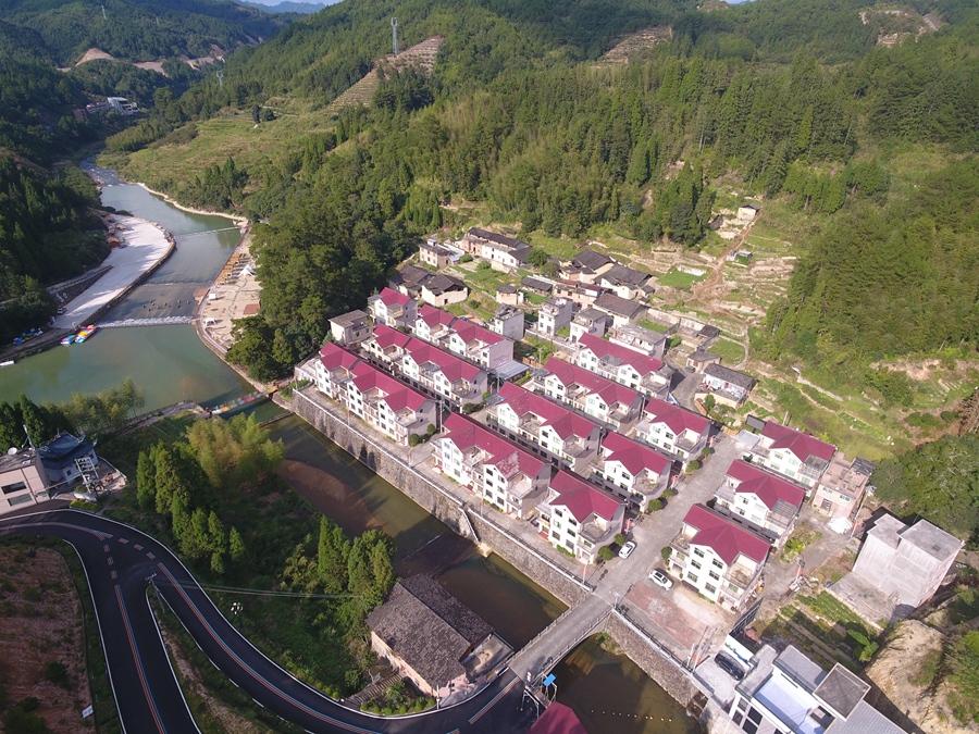 田園風(fēng)光型水庫移民美麗鄉(xiāng)村。