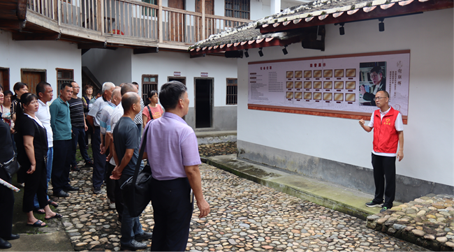 新羅區(qū)雁石鎮(zhèn)文化會(huì)客廳“院士基地”
