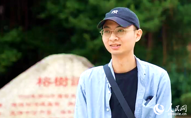 選手講述自己的創(chuàng)作計劃。人民網(wǎng) 劉寶琴攝