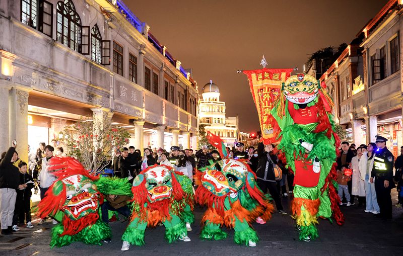 花燈巡游——青獅壓陣。泉州市文旅局供圖