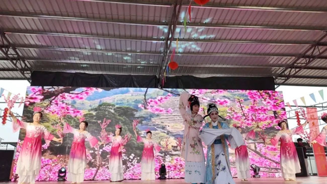 現(xiàn)場表演