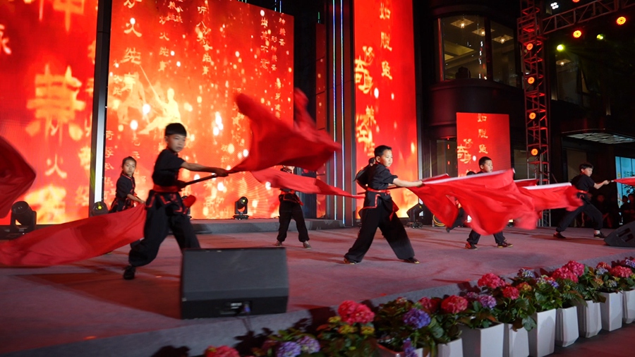 武術(shù)表演《武韻風(fēng)華》。龍文區(qū)融媒體中心供圖