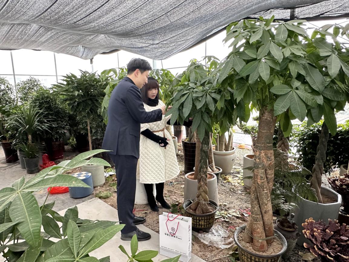 金融特派員深入商戶了解服務(wù)需求