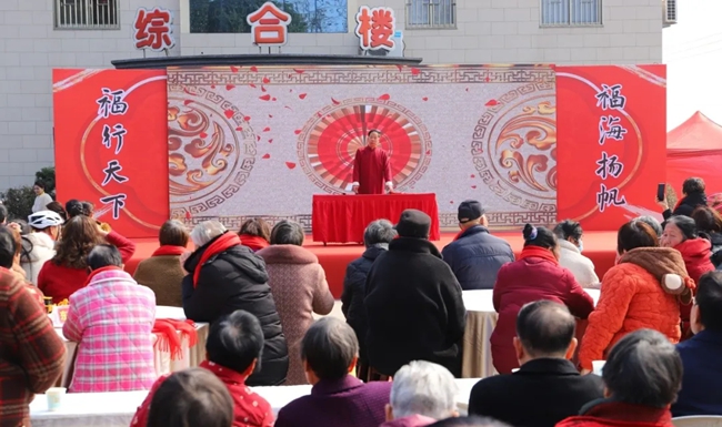 現(xiàn)場表演
