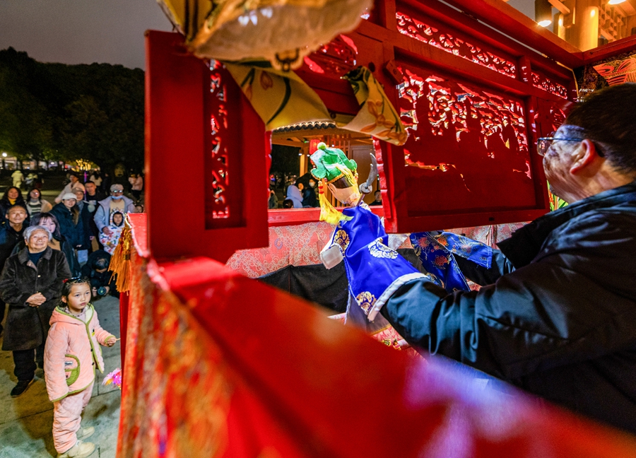 元宵節(jié)當(dāng)天，柘榮縣舉辦“非遺國(guó)潮鬧元宵”文化惠民活動(dòng)。劉東煌攝