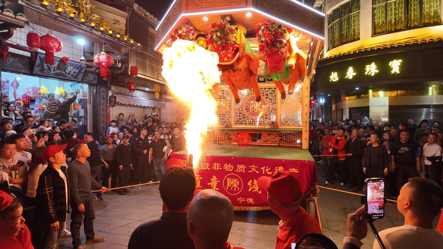 “二月二”燈會(huì)現(xiàn)場(chǎng)表演