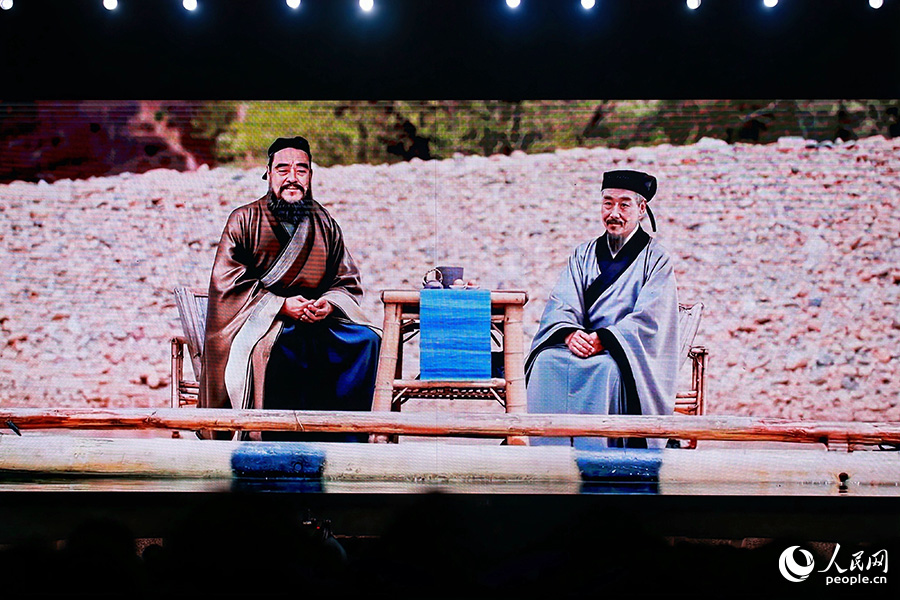 借助AI技術(shù)，朱子與孔子同乘竹筏漂流。人民網(wǎng) 李唯一攝