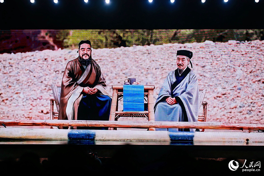 借助AI技術(shù)，朱子與孔子同乘竹筏漂流。人民網(wǎng) 李唯一攝