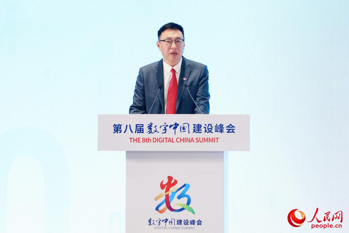 中國聯(lián)通大數(shù)據(jù)首席科學家范濟安在分論壇上發(fā)言。人民網(wǎng) 李唯一攝