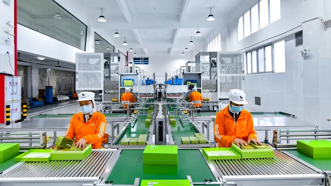 多年來，八馬茶業(yè)持續(xù)更新自動化、數(shù)字化、智能化精制生產(chǎn)線