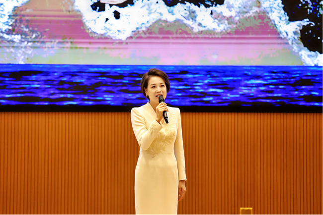 福建省廣播影視集團主持人鄒荃分享《海防線上的一抹紅》。主辦方供圖