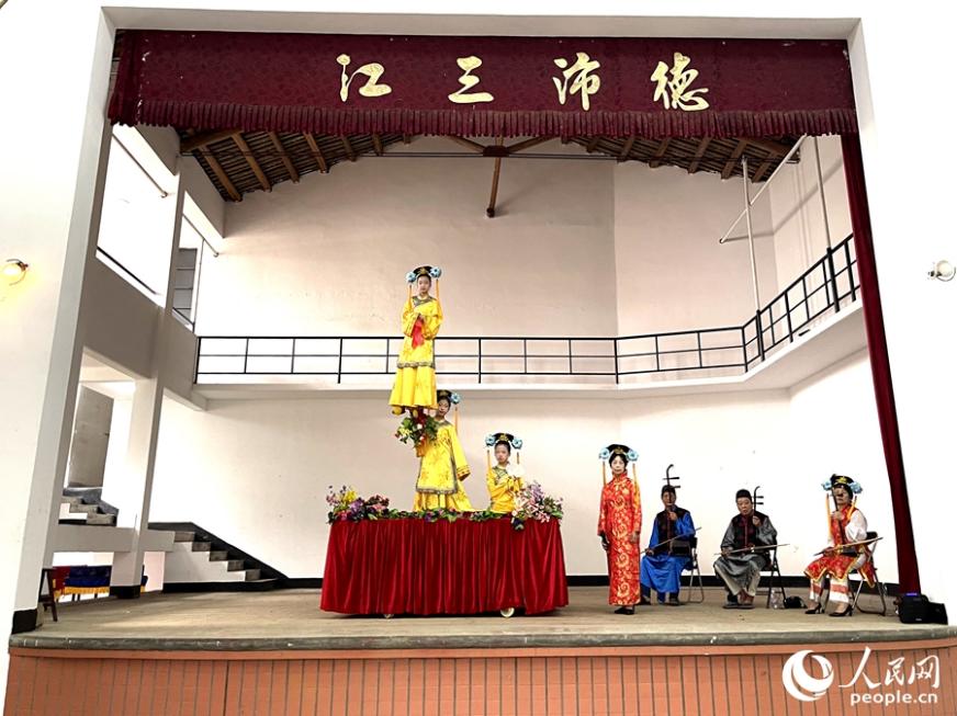 “臺閣”表演。人民網(wǎng)記者 陳藍燕攝