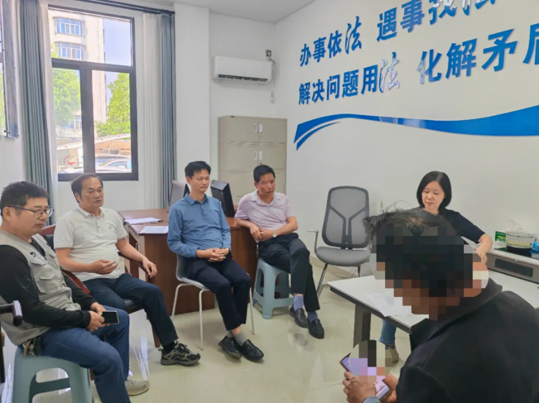 詔安縣綜治中心專職調(diào)解員調(diào)解一起田地水溝矛盾糾紛