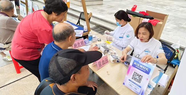 公益問(wèn)診區(qū)。林林?jǐn)z