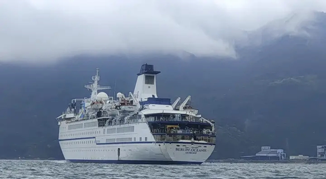 科摩羅籍“海韻柏林”游輪