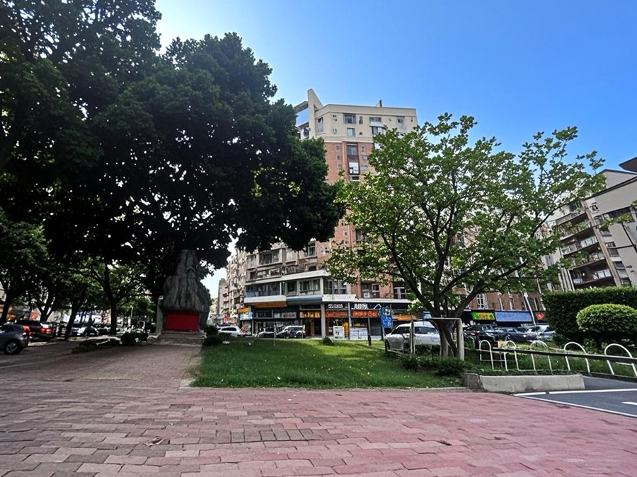 蒼園路北段榕樹(shù)節(jié)點(diǎn)“金厝邊”改造綠化。楊麗榮攝