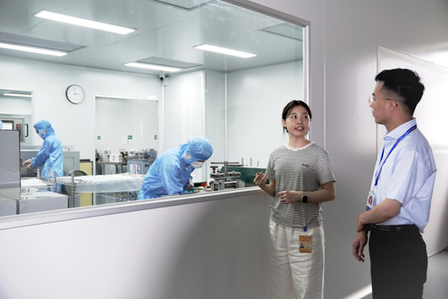 廈門國際銀行三明分行工作人員現(xiàn)場走訪企業(yè)生產(chǎn)車間
