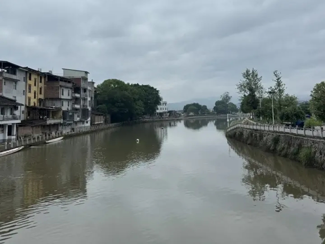 經(jīng)過(guò)系統(tǒng)治理，玉源溪水生態(tài)環(huán)境明顯好轉(zhuǎn)。龔鍵榮攝