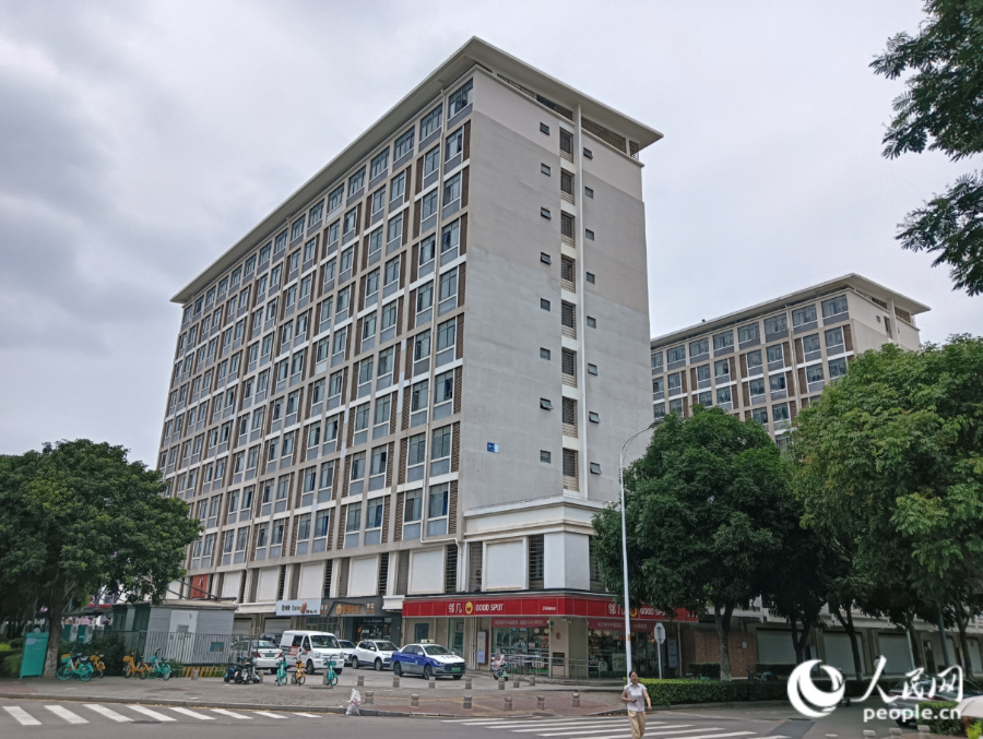 交通便利的圍里公寓。人民網(wǎng)記者 陳博攝