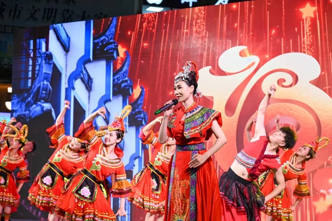 現(xiàn)場表演