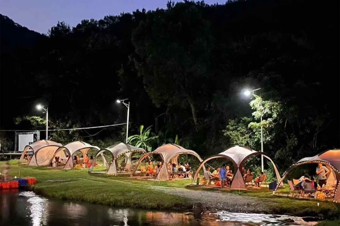 “星空夜話”露營(yíng)沙龍。洛江區(qū)委宣傳部供圖