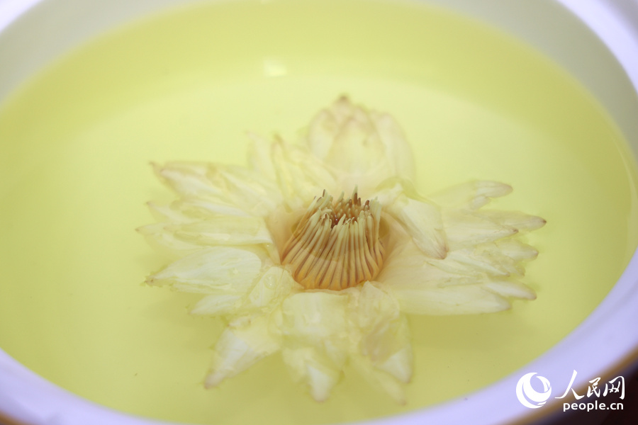 清新潤喉的蓮花飲。人民網(wǎng)記者 陳博攝