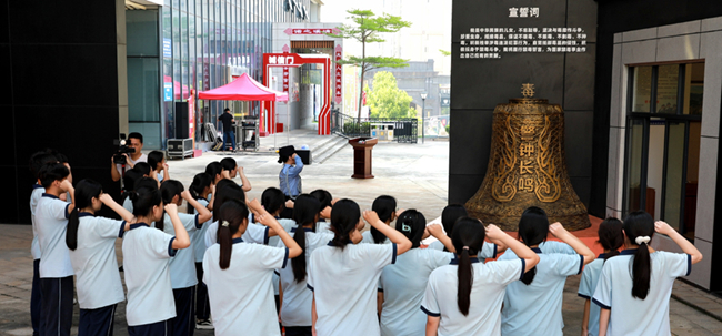 學(xué)生代表宣誓。安溪縣公安局供圖