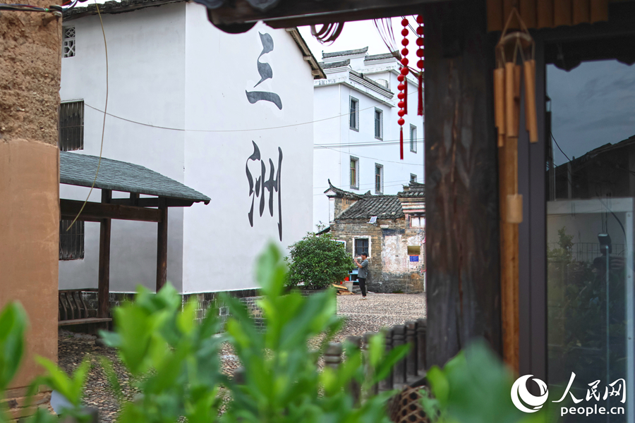 三洲村一角。人民網(wǎng) 李昌乾攝