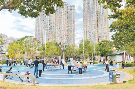同安區(qū)新時代文明實踐廣場成為居民家門口的文明陣地。東海社區(qū)供圖