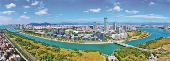同安灣畔，廈門科學(xué)城核心區(qū)成為新質(zhì)生產(chǎn)力聚集高地。記者 王火炎攝