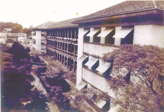 1953年，廈門大學附屬第一醫(yī)院從原廈禾路遷入現(xiàn)址上古街10號。